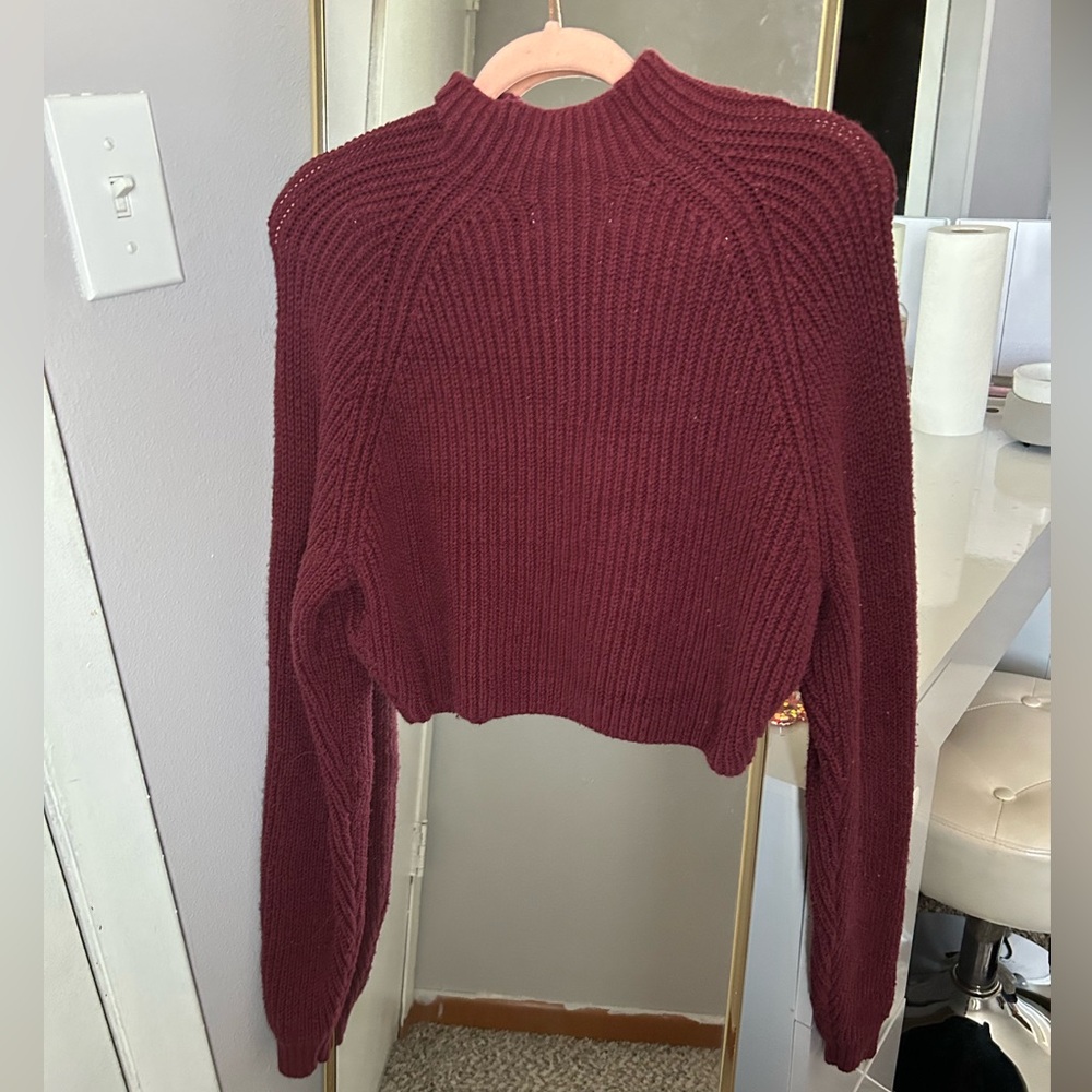 hollister burgundy sweater - super cute and comfy #cropped